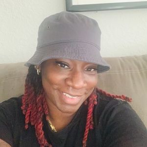 Meet your Posher, Denetra